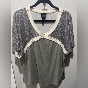 NWOT, Daytrip Sage green and Cream Floral Blouse